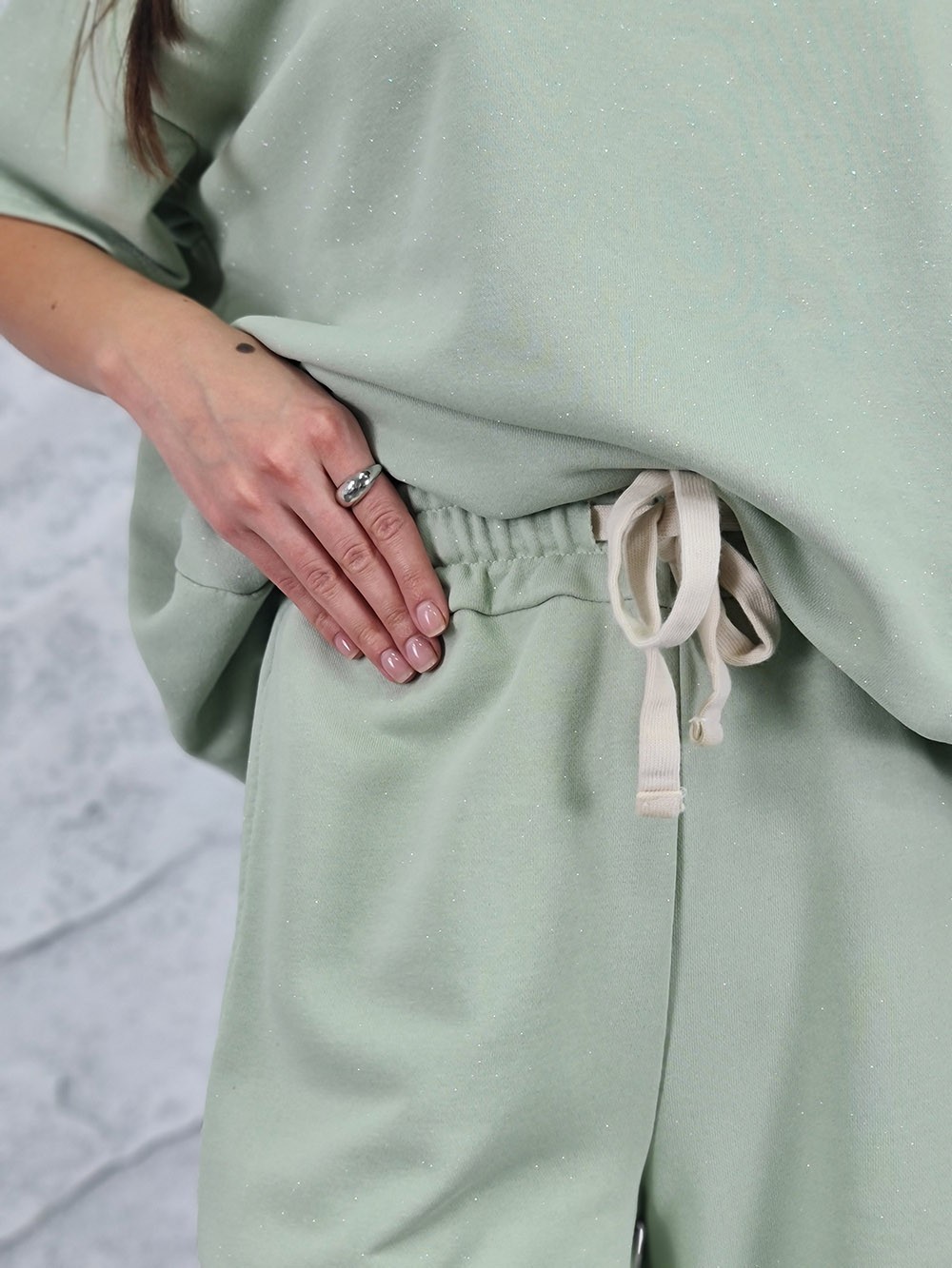 Костюм MOOIJ с блестками футболка и брюки салатовый, фотография №5