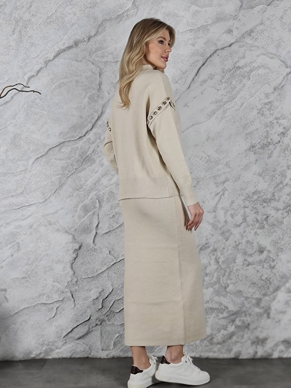 Костюм Rosa Shock джемпер юбка с камнями на рукавах молочный , фотография №3