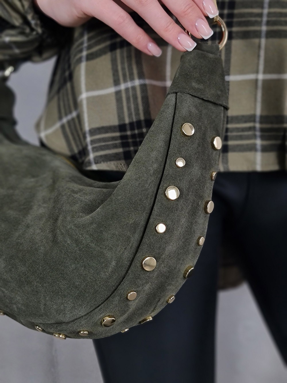 Сумка с золотыми заклепками хаки, фотография №2