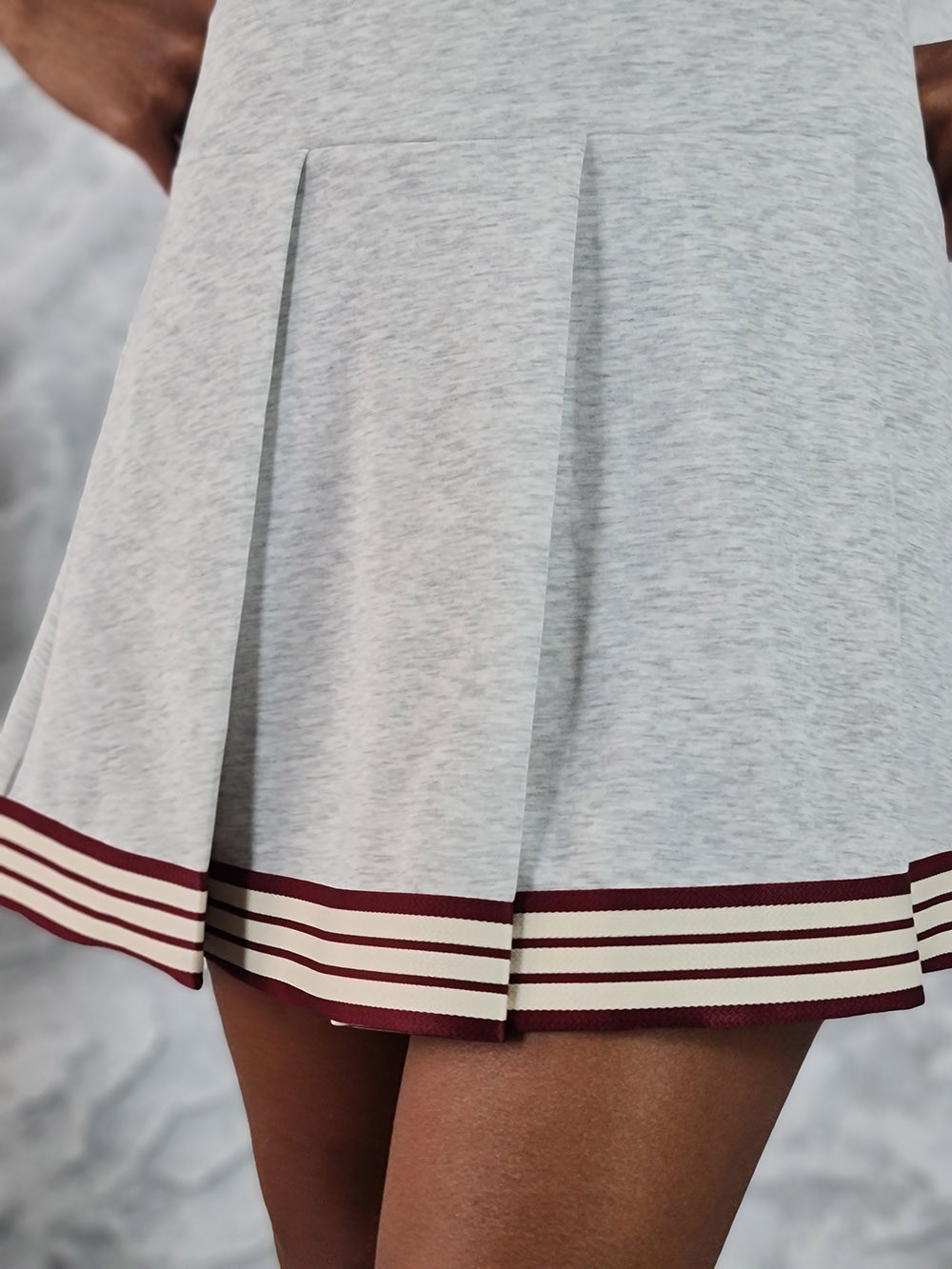 Юбка Imperial мини с полосками снизу серая , фотография №4