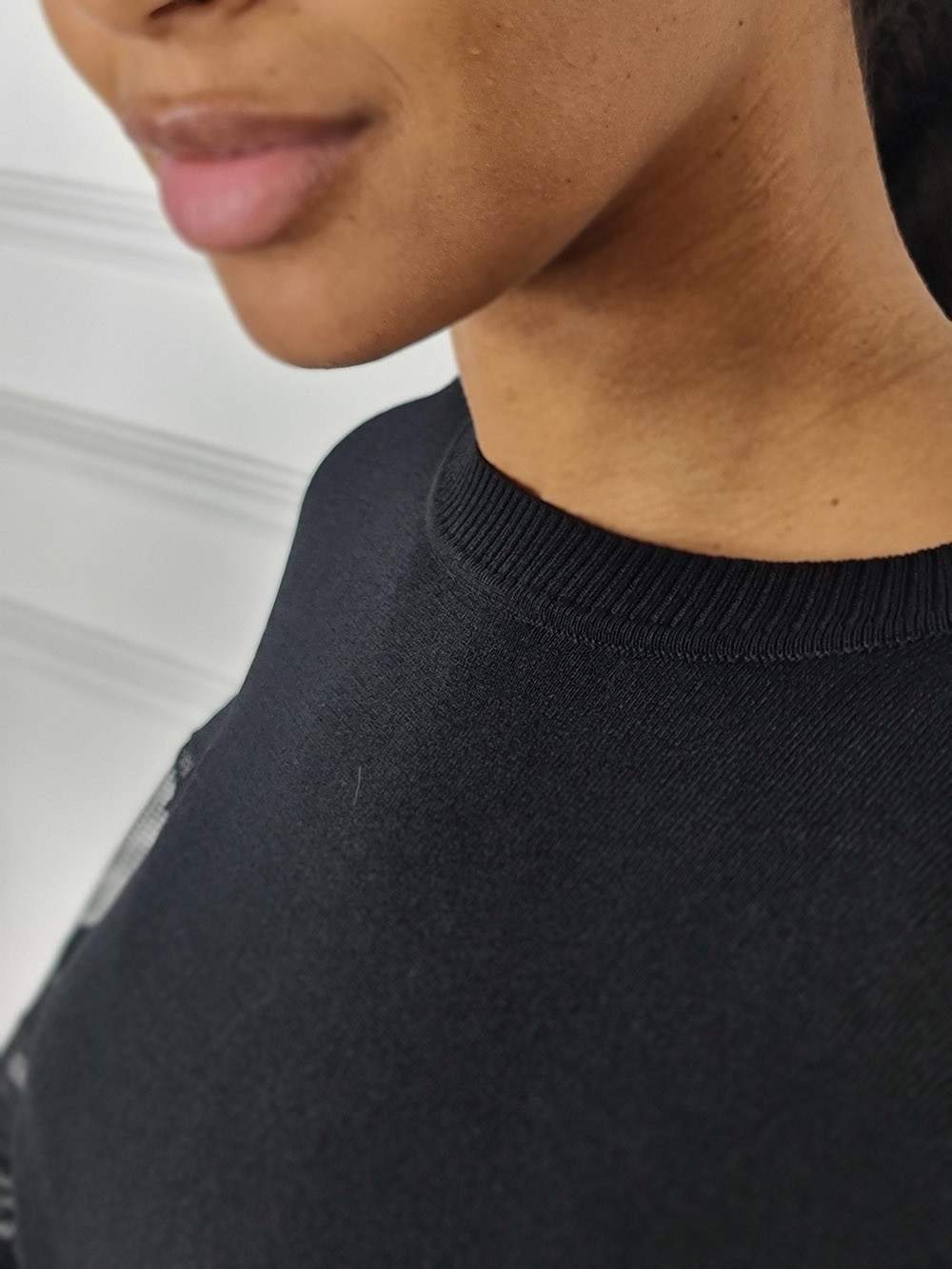 Джемпер BEAUTY WOMEN с вышивкой на рукавах черный , фотография №5