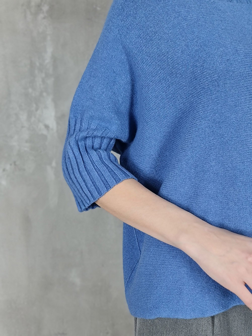 Джемпер Imperial высокий ворот короткие рукава в рубчик синий, фотография №4