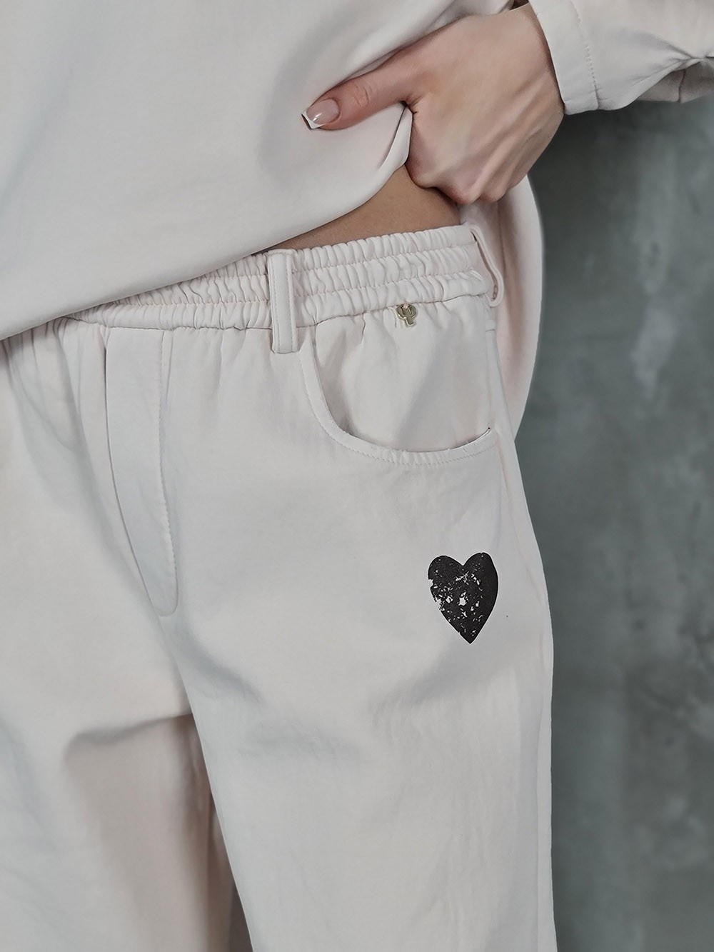 Костюм Philia loft штаны свитшот с надписью пудра , фотография №4