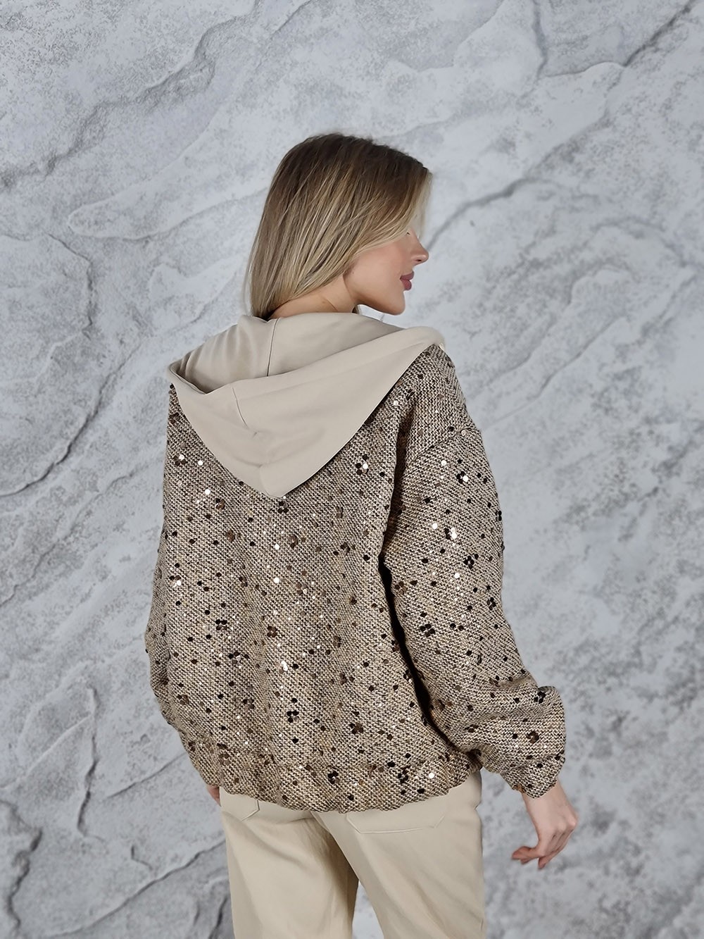 Бомбер MIHO'S с пайетками бежевый, фотография №4