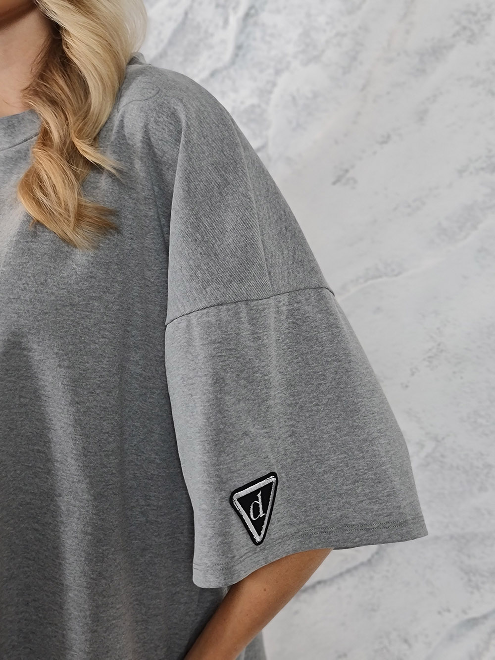 Футболка Dixie с нашивкой d серая, фотография №2