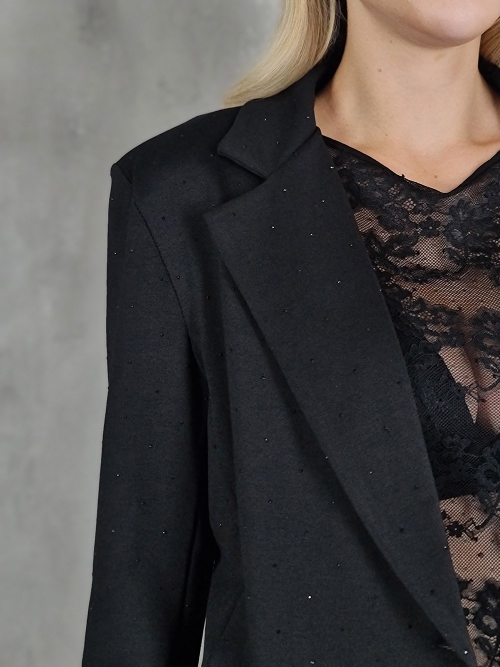 Пиджак THODAMI с черными стразами черный, фотография №4