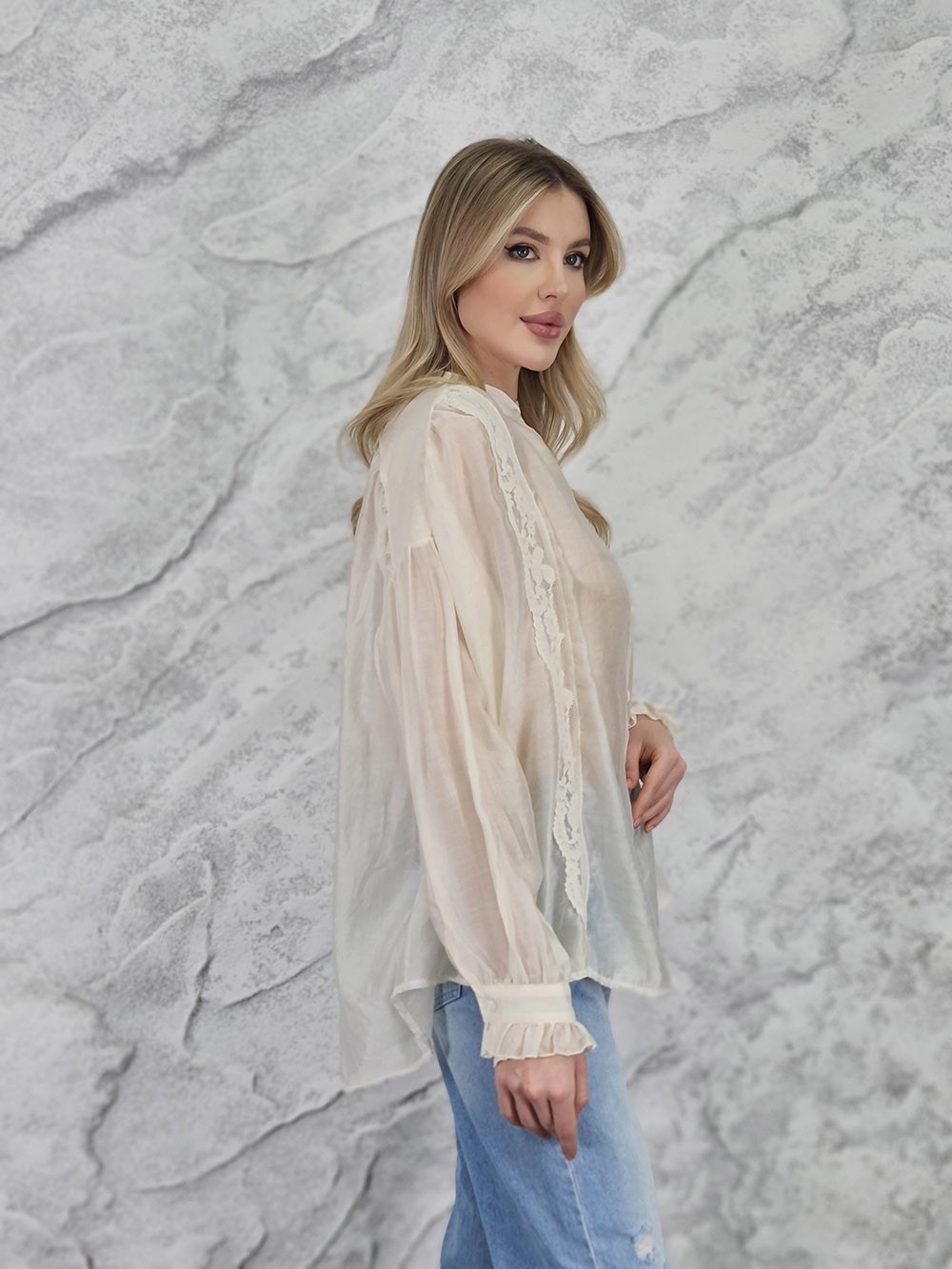 Блузка MIHO'S воротник стойка вертикальные  кружева кремовая, фотография №3