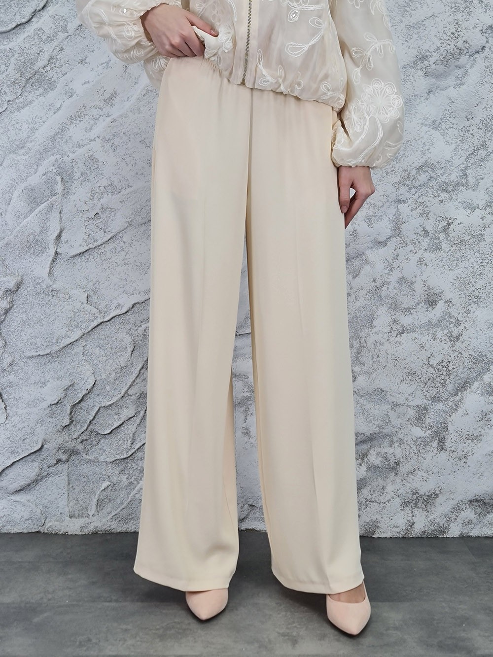 Брюки Imperial ткань холодок на резинке молочные, фотография №1