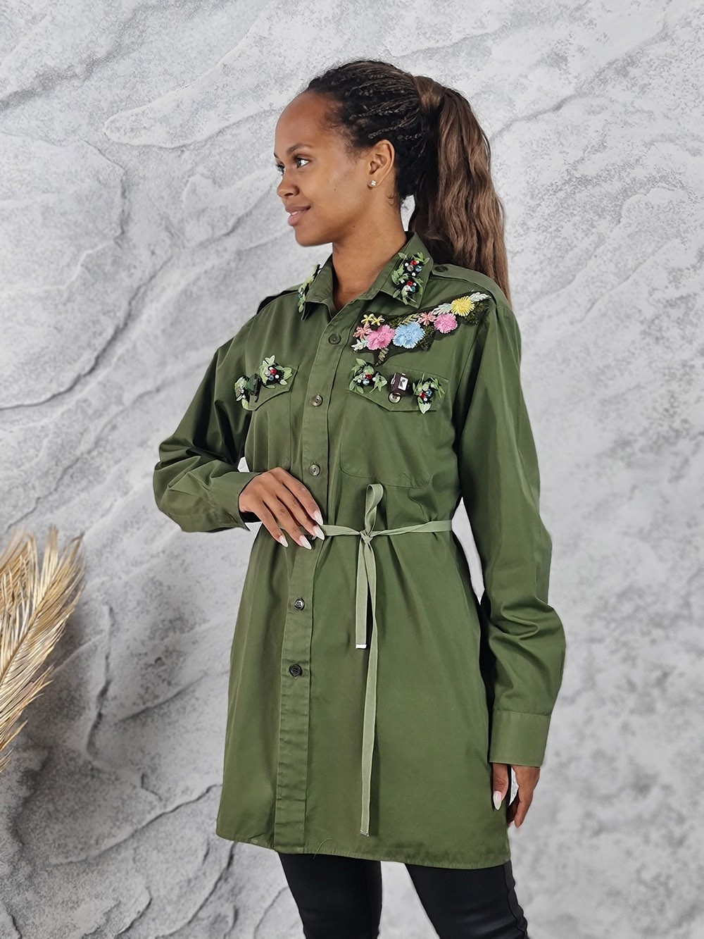 Платье-рубашка Have One с вышивкой "Цветы" хаки , фотография №1