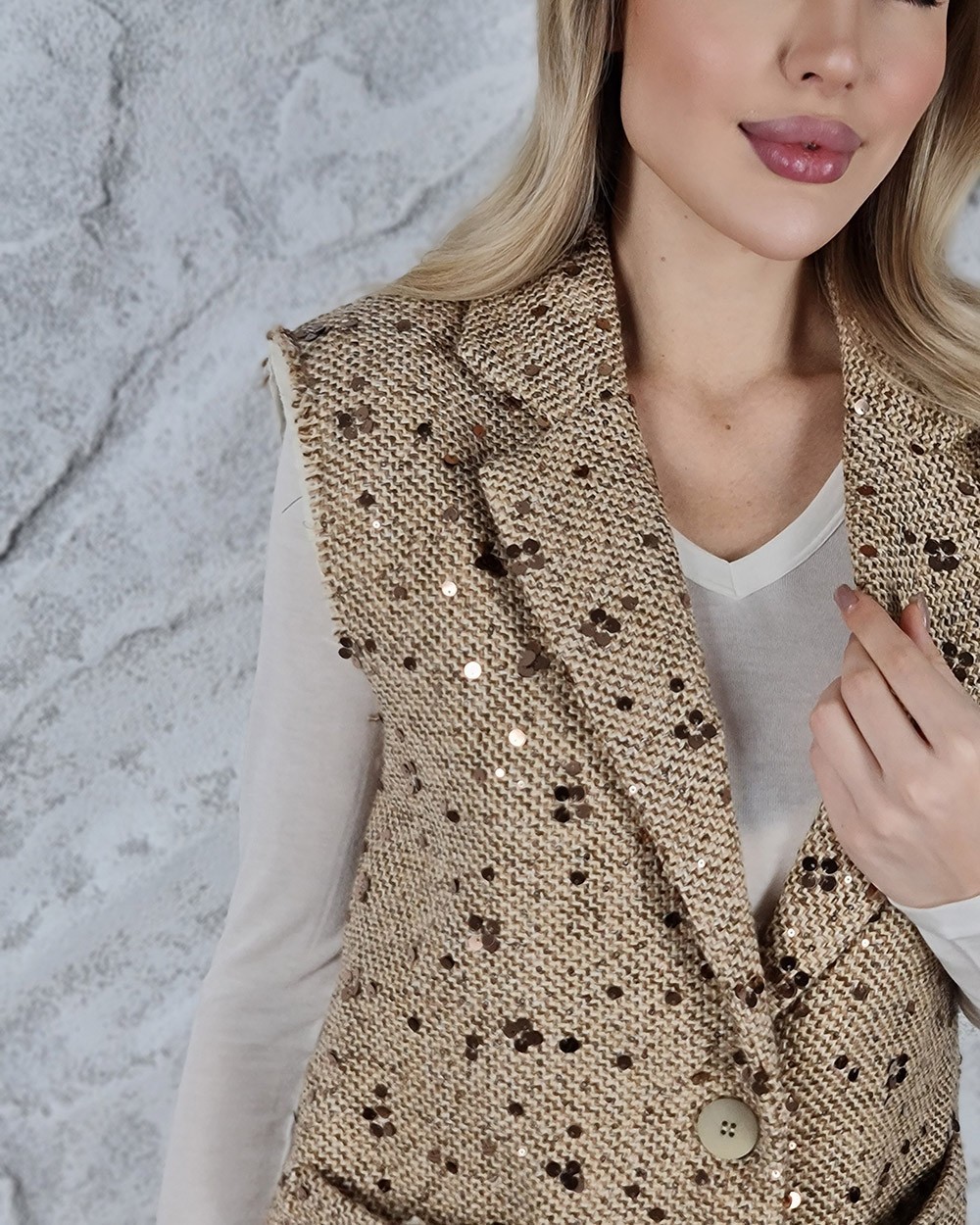 Жилет MIHO'S с пайетками бежевый, фотография №3