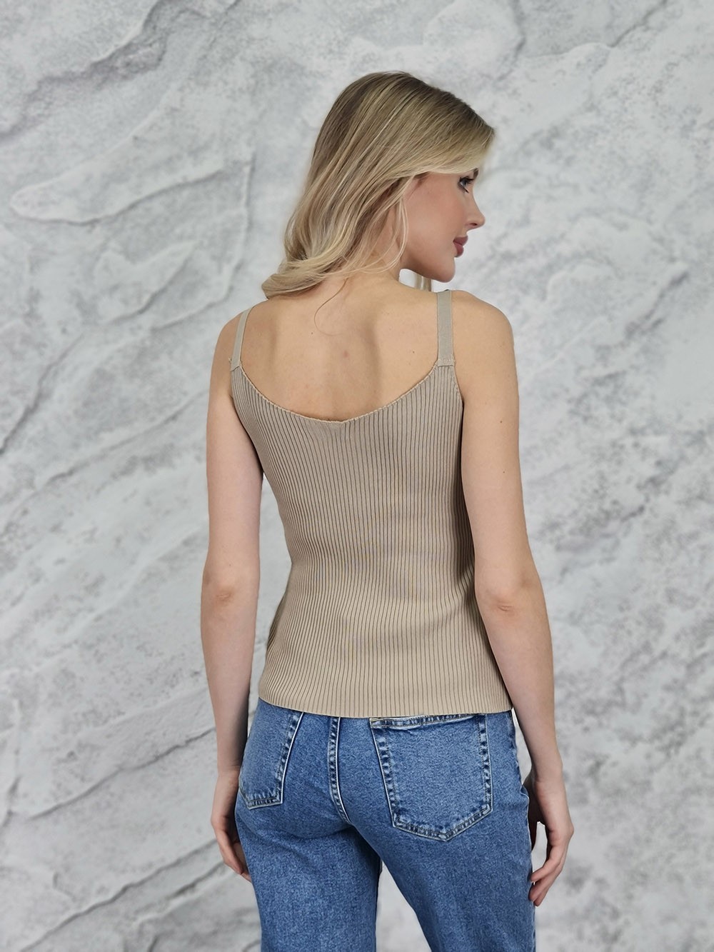 Топ BEAUTY WOMEN с вышивкой на груди бежевый, фотография №3