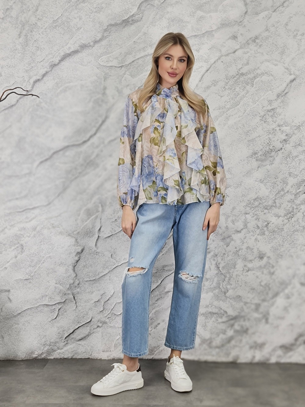 Блузка BluRoyal цветочный принт голубая, фотография №2