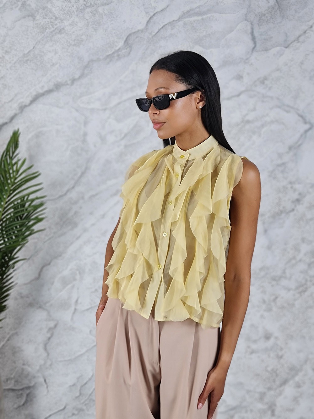 Рубашка MINT без рукавов с рюшами желтая , фотография №2