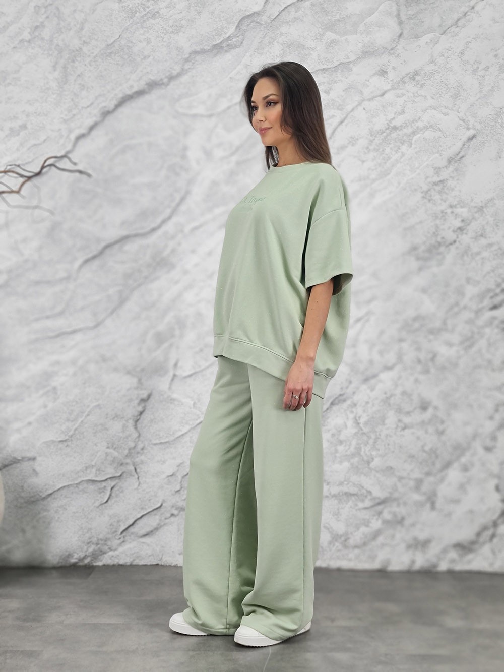 Костюм MOOIJ с блестками футболка и брюки салатовый, фотография №2