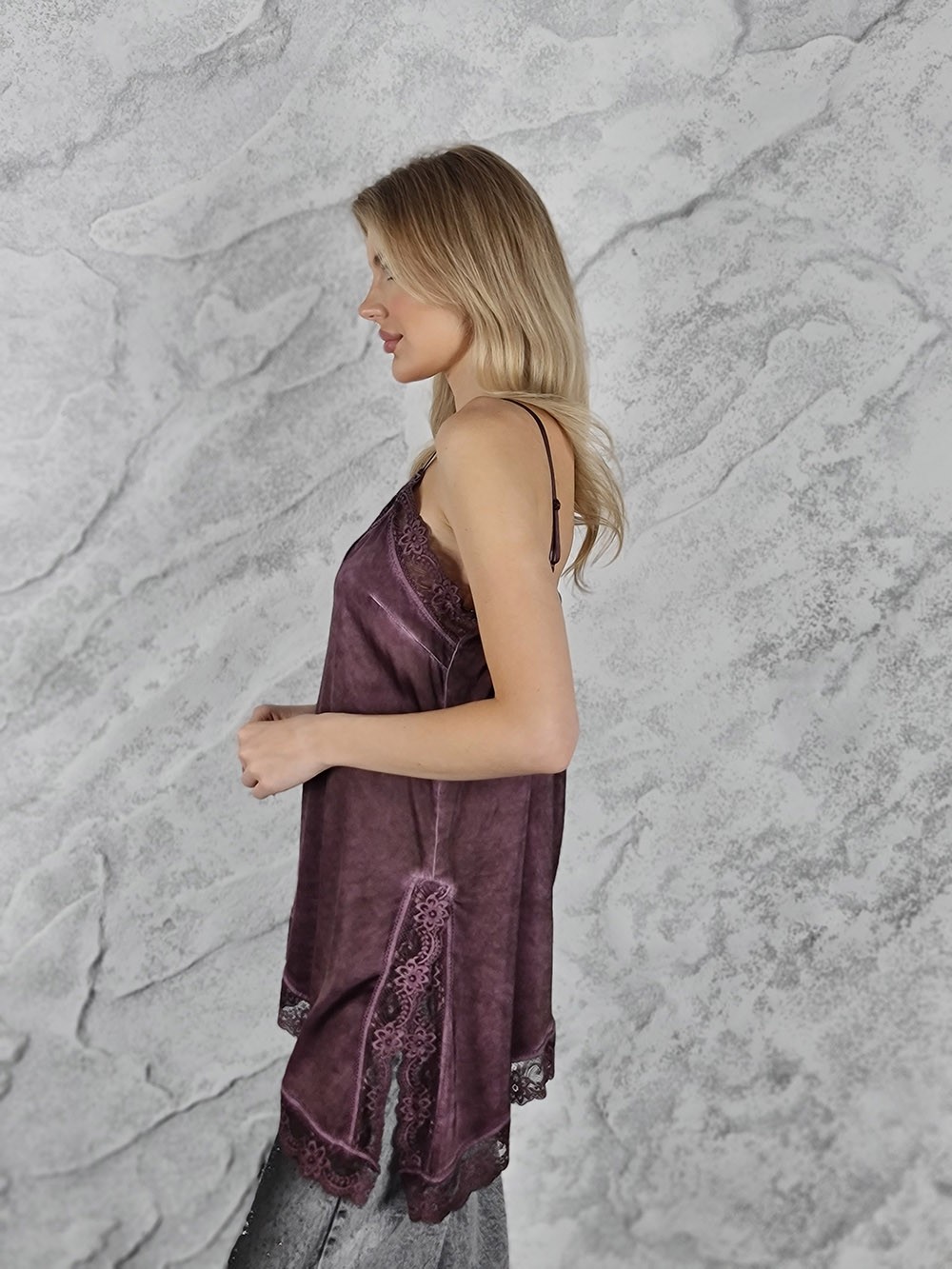 Топ WI&CO удлиненный с кружевом винный, фотография №3