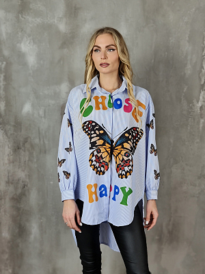 Рубашка Joleen удлиненная с принтом в виде бабочек и надписей спереди и сзади голубая