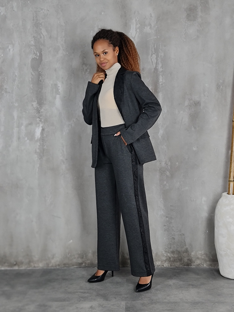 Костюм Naiif с кружевными вставками графитовый, фотография №1