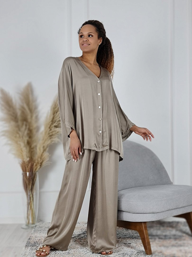 Костюм Zelante атласный рубашка и брюки бежевый (хаки), фотография №3