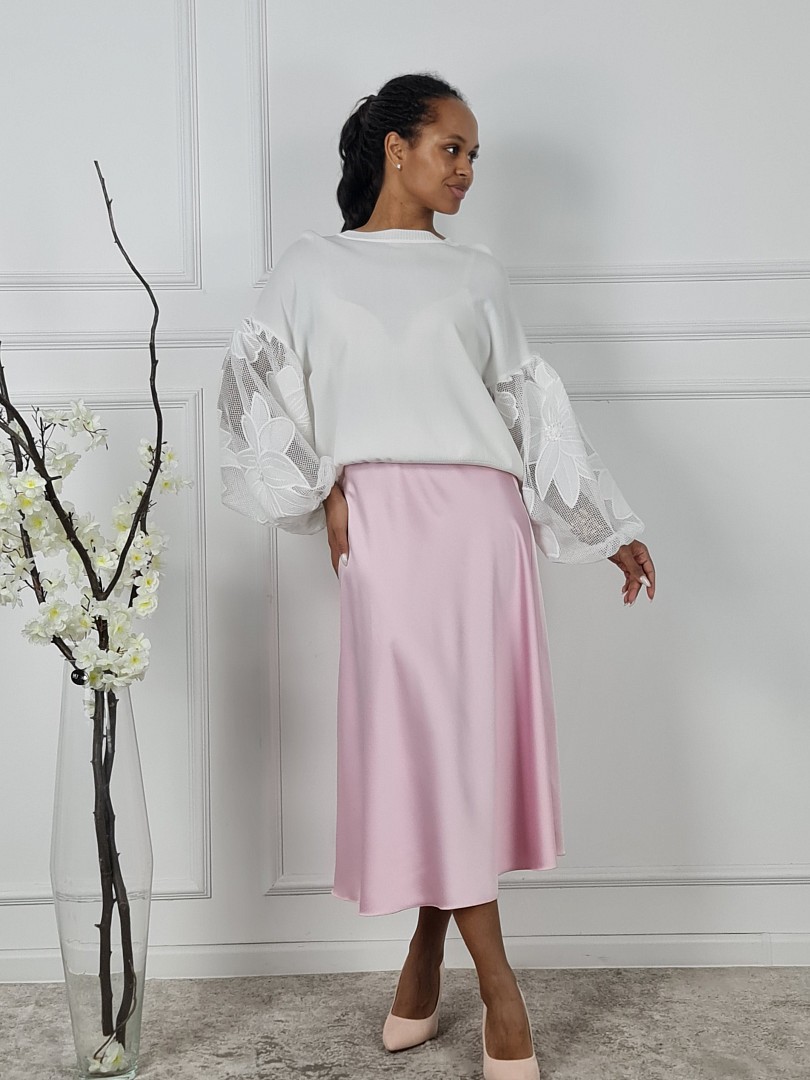 Джемпер BEAUTY WOMEN с вышивкой на рукавах белый , фотография №3