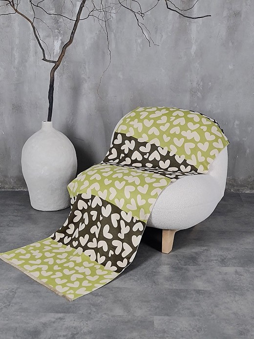 Палантин принт сердцечки оливковый