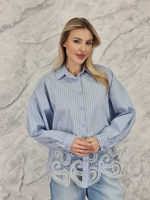 Рубашка MIHO'S в полоску с белым кружевом голубая
