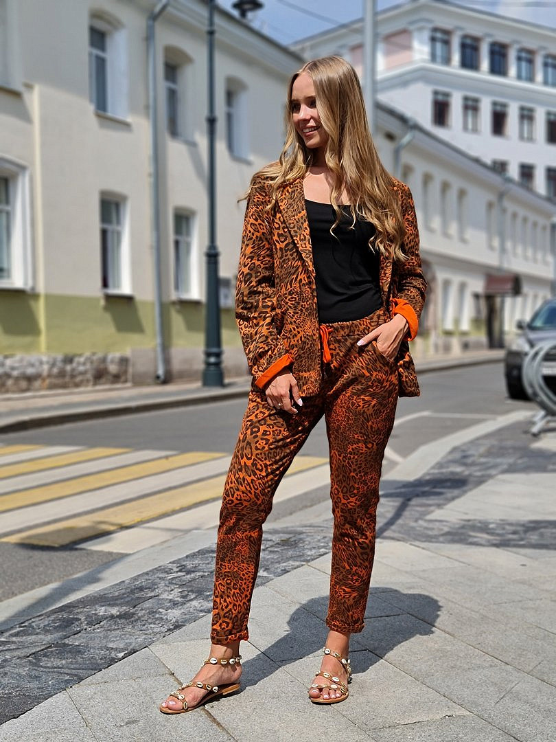 Костюм Naiif пиджак и брюки с леопардовым принтом оранжевый, фотография №1