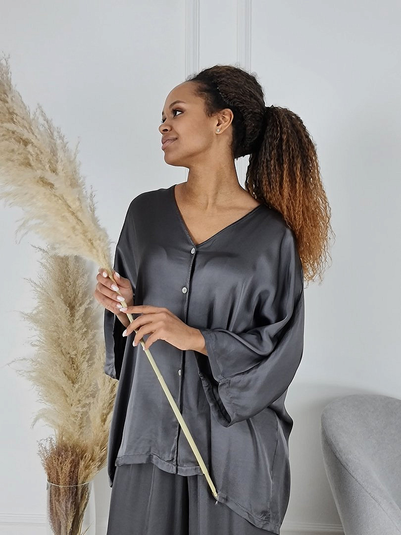 Костюм Zelante атласный рубашка и брюки серый, фотография №5