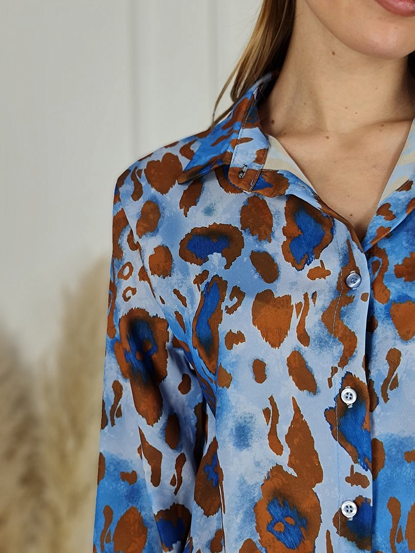 Рубашка Joleen с пятнистым принтом голубая , фотография №4