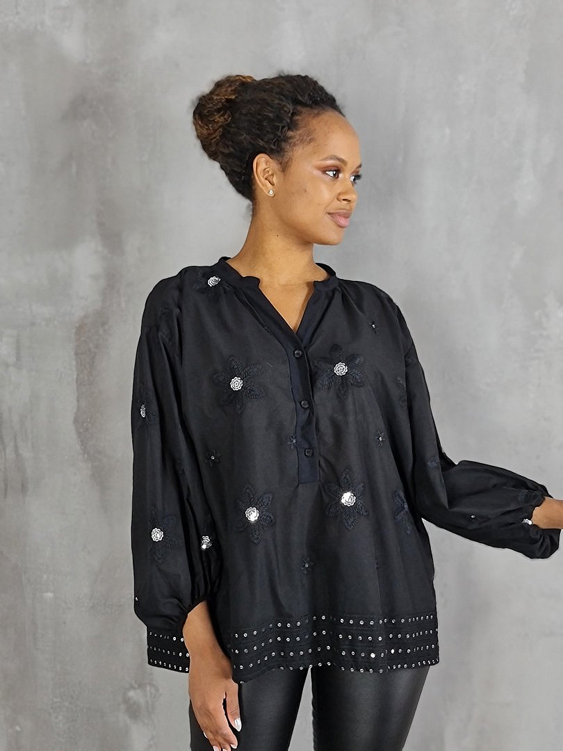 Блузка JOT в вышовкой из пайеток  "Цветочки" чёрная, фотография №2
