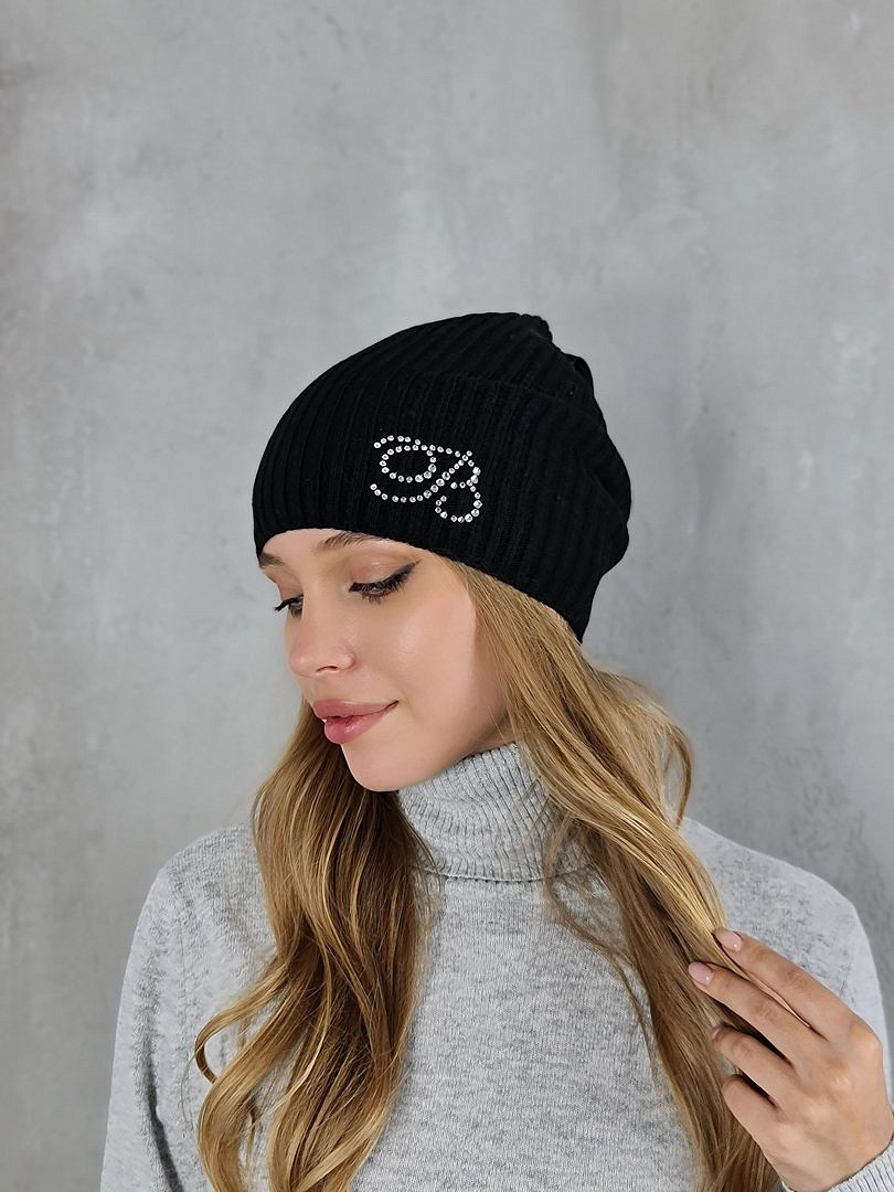Шапка Blanca с буквой из страз чёрная , фотография №1