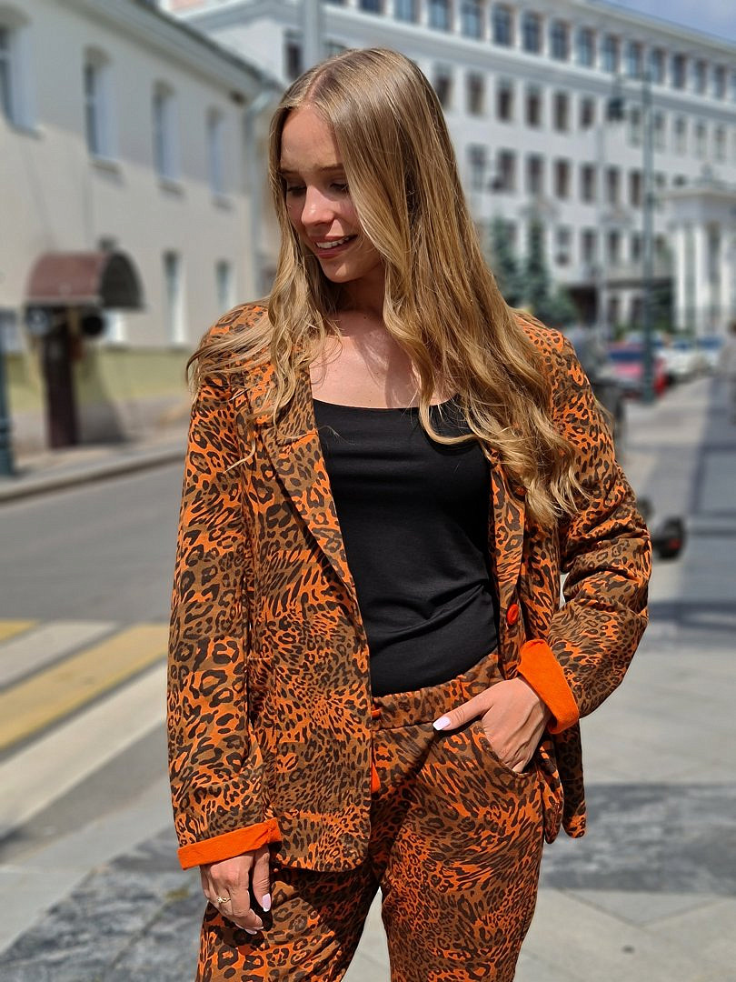 Костюм Naiif пиджак и брюки с леопардовым принтом оранжевый, фотография №2