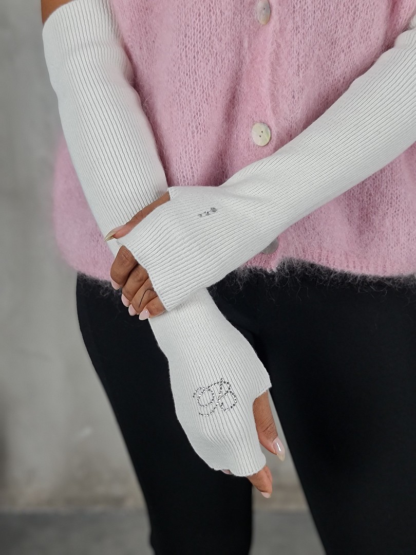 Митенки My Little Italy с буквой В из стразиков длинные молочные, фотография №4