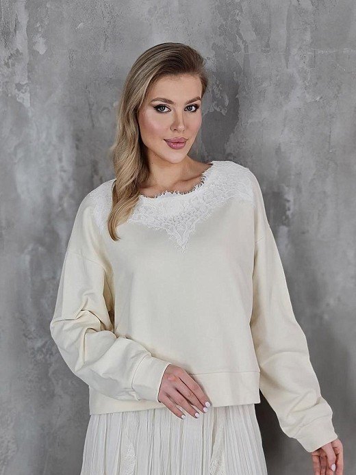 Джемпер MIHO'S с кружевным воротом кремовый