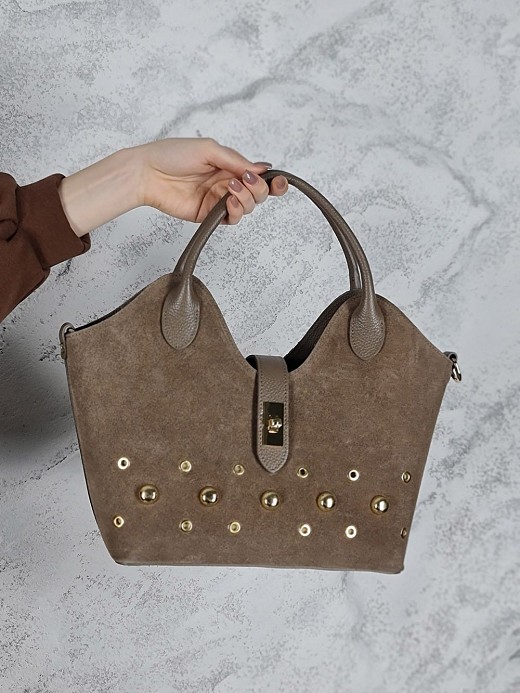 Сумка замша с заклепками бежевая 