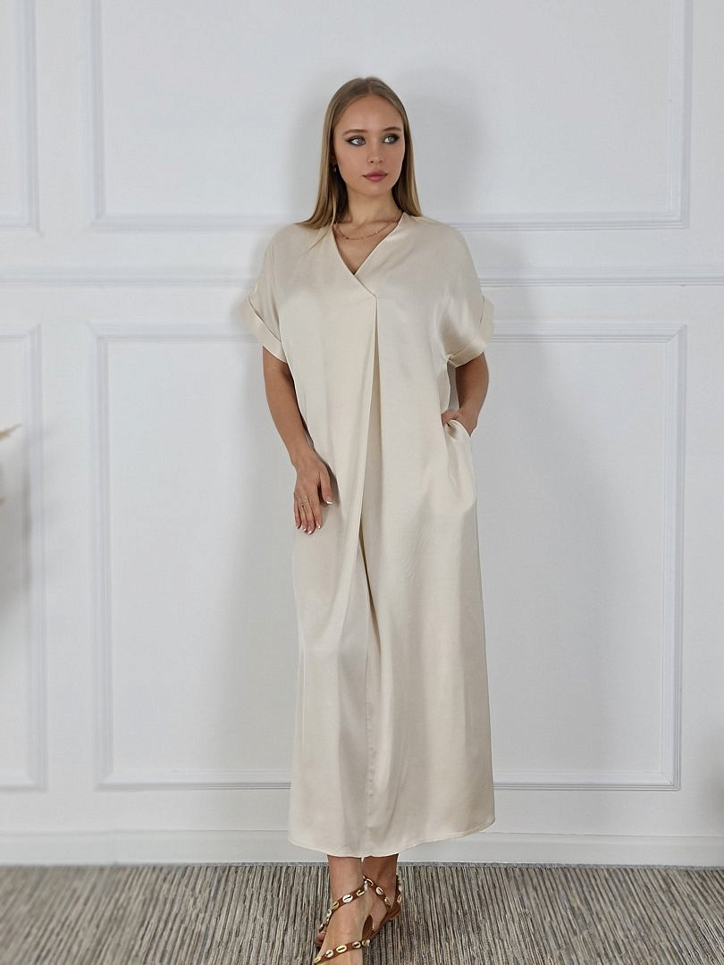 Платье CLOTHÉ свободное атласное с V-образным вырезом молочное , фотография №1