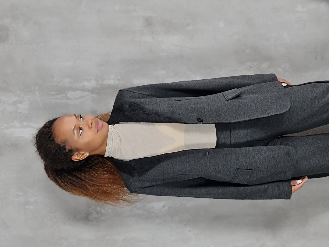 Костюм Naiif с кружевными вставками графитовый, фотография №2