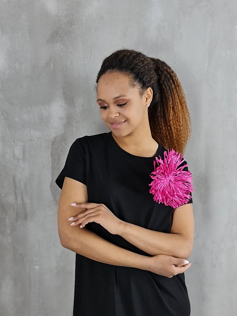 Платье Vicolo с сетчатым низом и брошью "Цветок" чёрное, фотография №5