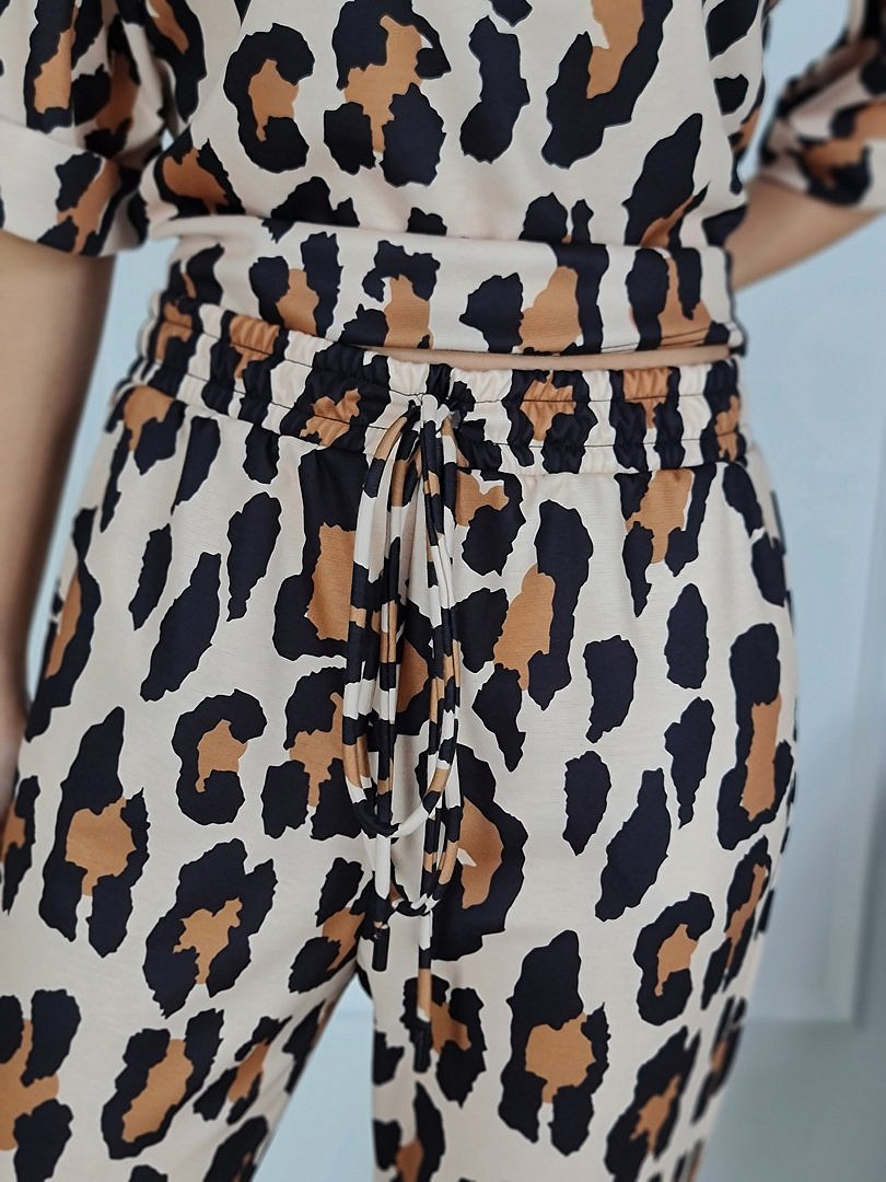 Костюм Imperial футболка с декором и брюки песочный, фотография №4