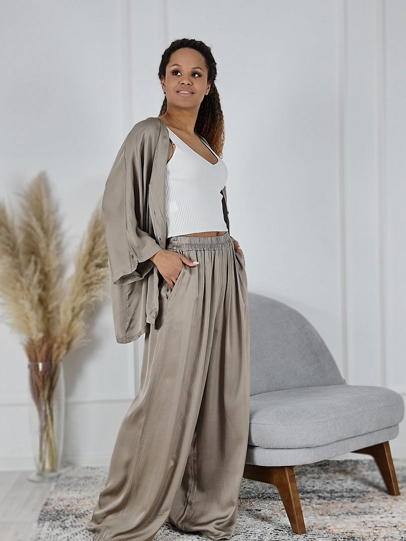 Костюм Zelante атласный рубашка и брюки бежевый (хаки), фотография №5