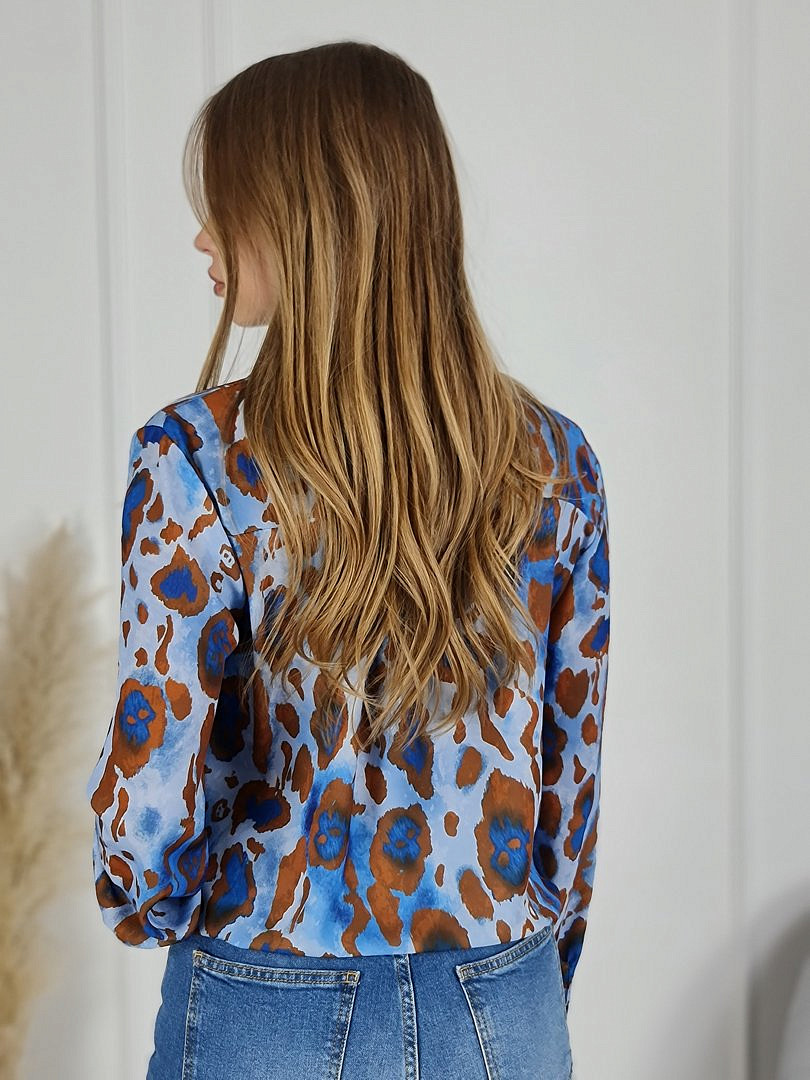 Рубашка Joleen с пятнистым принтом голубая , фотография №3