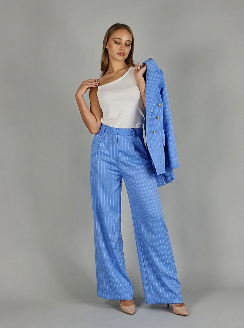 Костюм Lumina в полосочку с золотыми пуговицами голубой , фотография №2