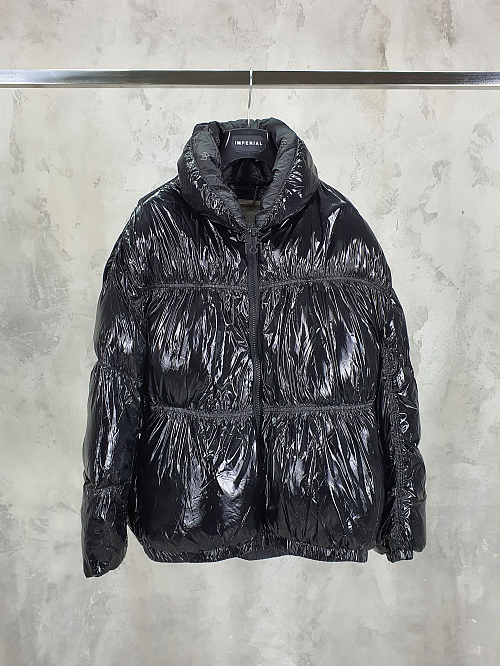 Куртка-дутик Rinascimento лаковая черная