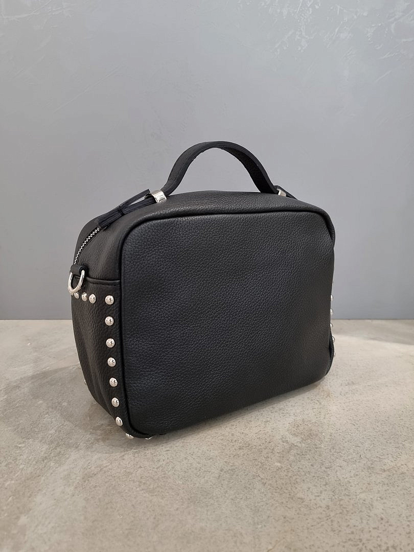 Сумка My Little Italy с круглыми клёпками чёрная, фотография №5