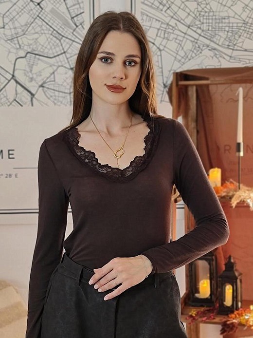 Лонгслив Cashmere Blend с кружевом на груди и кашемиром шоколадный