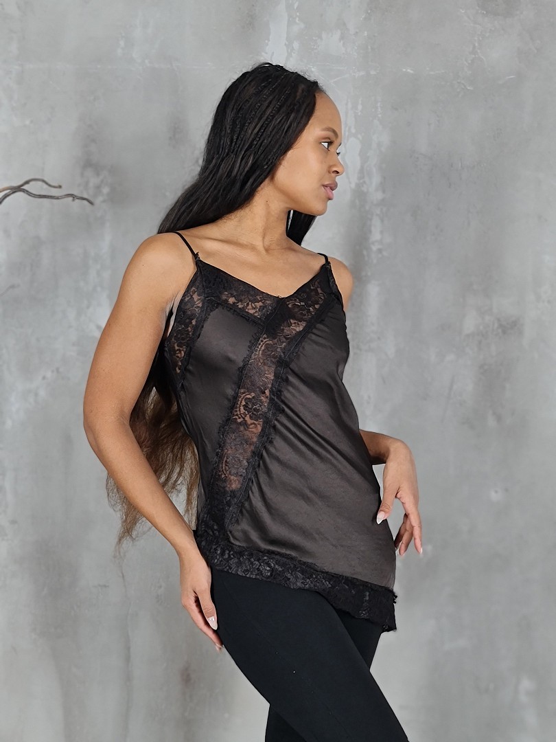 Топ атласный с кружевом наискосок шоколад, фотография №2