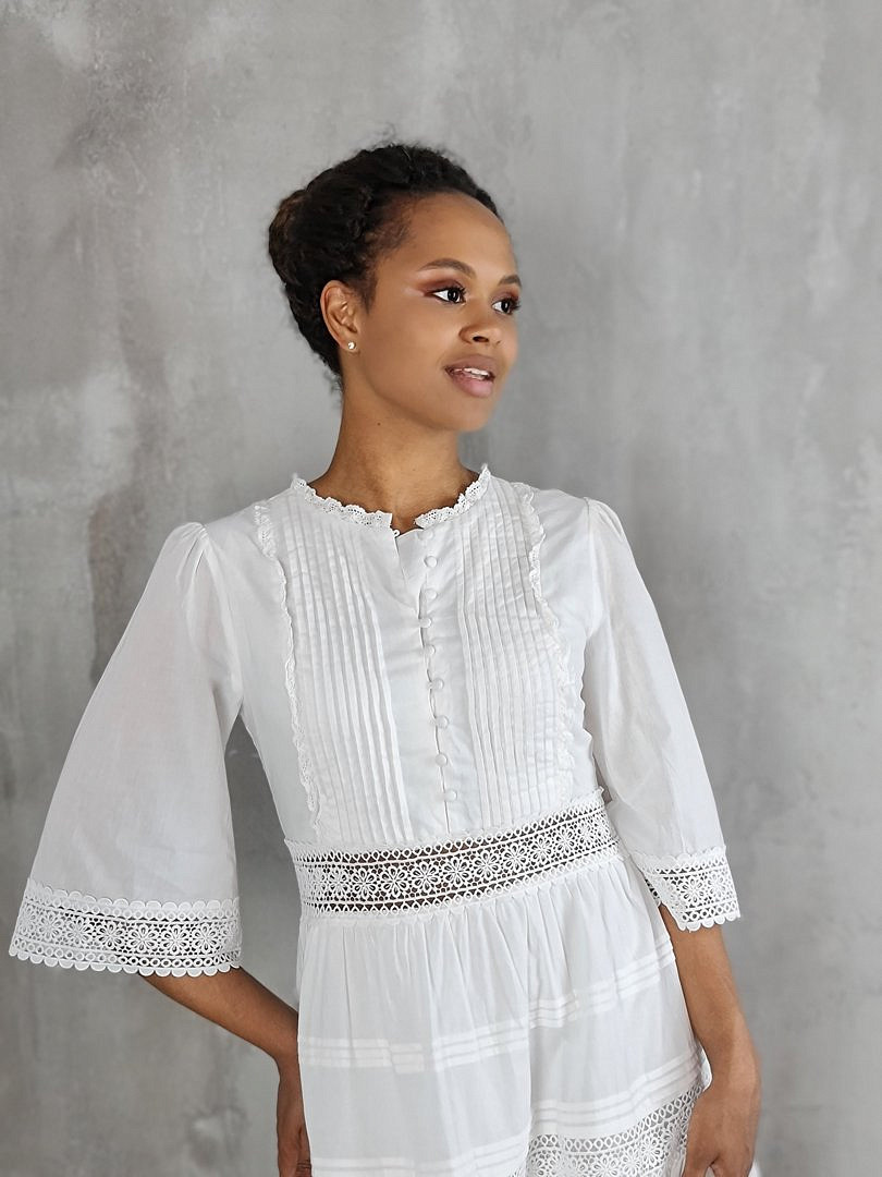 Платье Vicolo миди с ажурными вставками белое, фотография №4