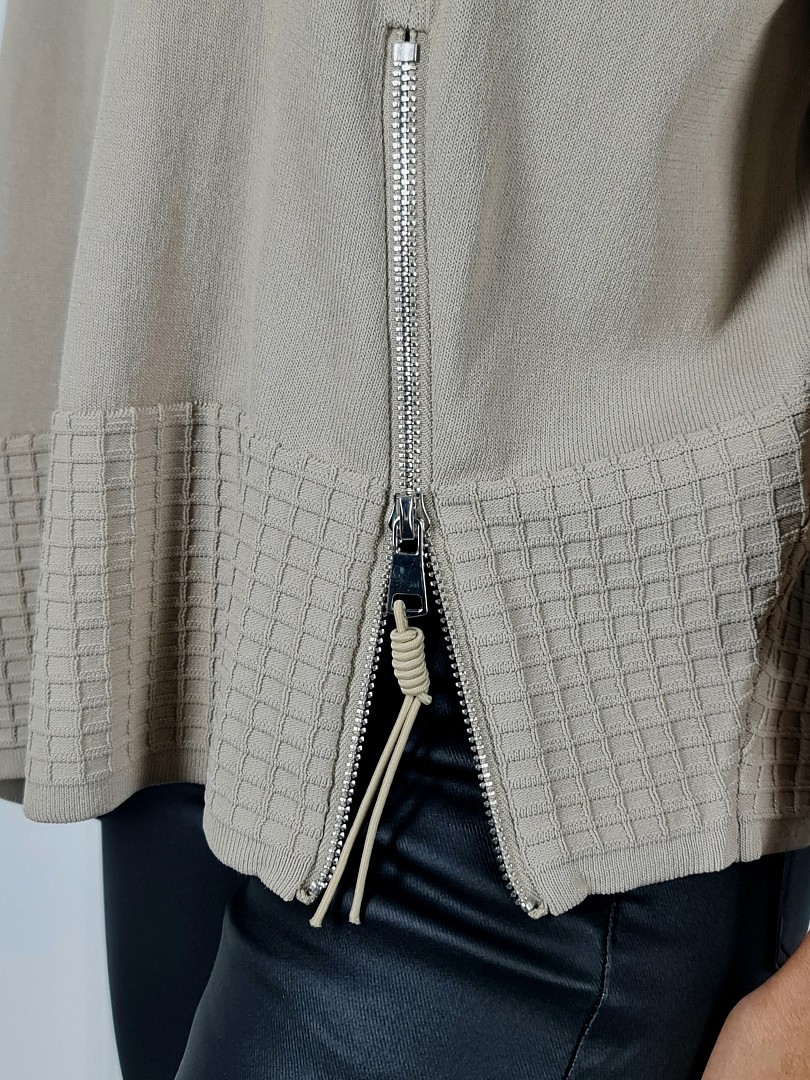 Джемпер BEAUTY WOMEN с декором молния бежевый, фотография №3