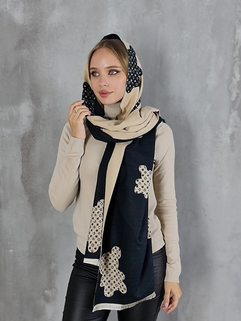 Палантин Mondana с принтом "Мишка" чёрный/бежевый, фотография №4