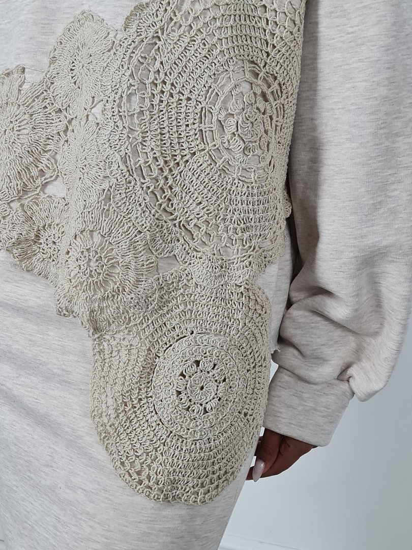 Костюм MIHO'S свитшот юбка на завязках с кружевом бежевый, фотография №4