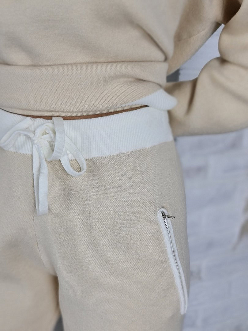 Костюм Melany двухцветный джемпер и брюки молочный/бежевый, фотография №6